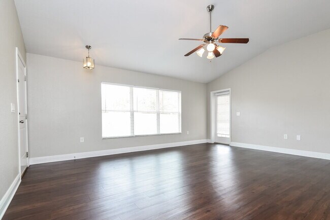 Foto del edificio - 10755 Standing Stone Dr