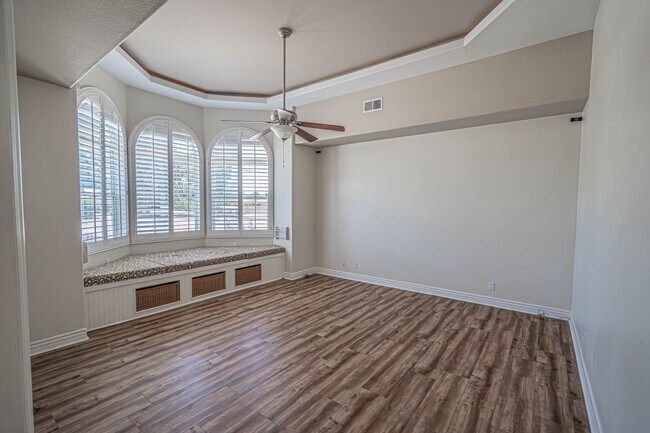 Foto del edificio - 4-Bedroom Single-Story Home with Solar & RV Parking