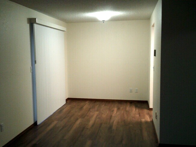 Foto del edificio - 1011 11th Ave NW