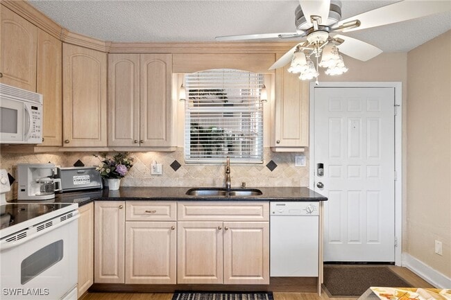 Building Photo - 5500 Bonita Beach Rd SW