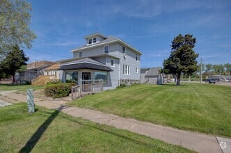 Building Photo - 109 2nd Ave W