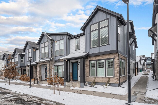 Foto del edificio - Stunning Wheat Ridge townhome - Available ...