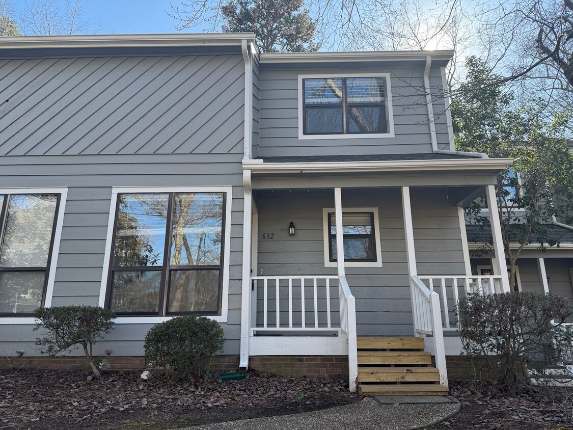 Foto principal - Upgraded 2 Bed | 2.5 Bath Townhome In Cary...