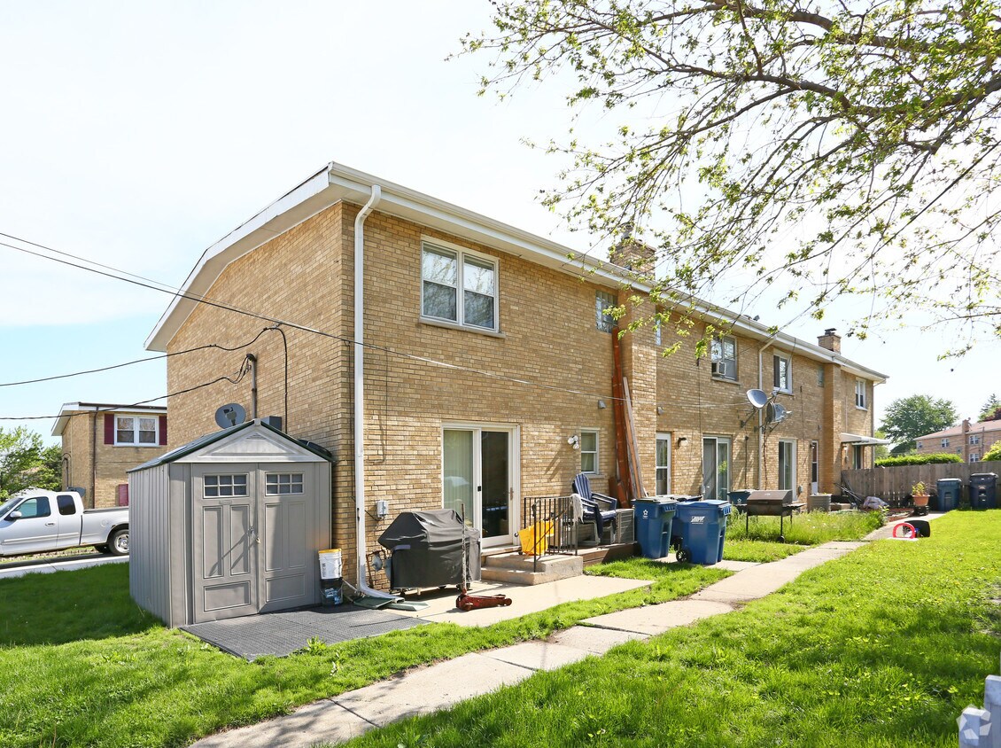 Foto del edificio - 642-646 S Iowa Ave