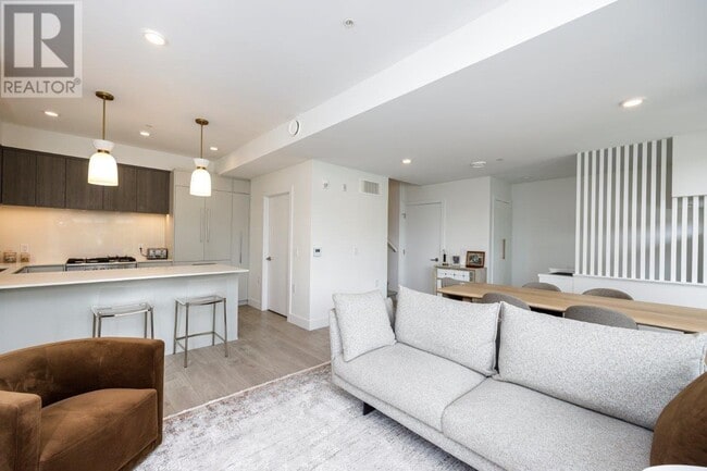Photo du bâtiment - 918 W 49th Ave