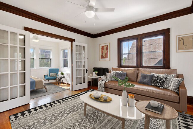 Foto del edificio - 2415 Harriet Ave.