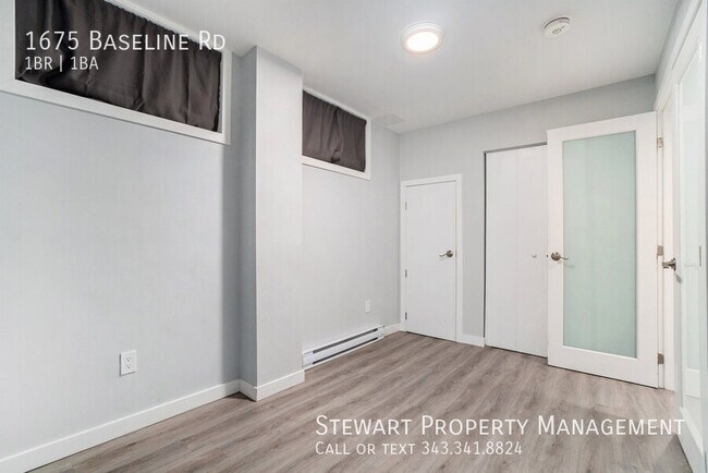 Photo du bâtiment - 1675 Baseline Rd