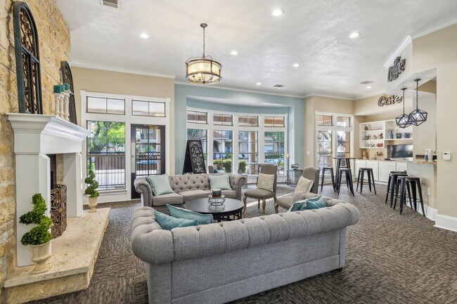 Foto del edificio - St Andrews at River Park Apartments