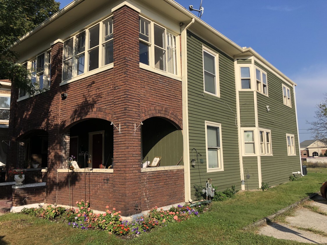Exterior - 128 Division - 2nd fl - 128 Division St
