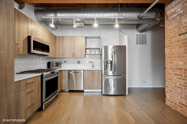 Building Photo - 14 N Peoria St