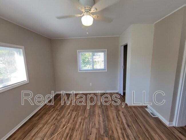 Foto del edificio - 5704 St Louis Ave