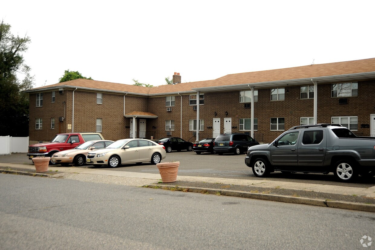 Primary Photo - 280-298 Wayne Ave
