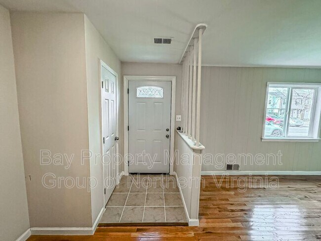 Building Photo - 2505 Sedgewick Pl