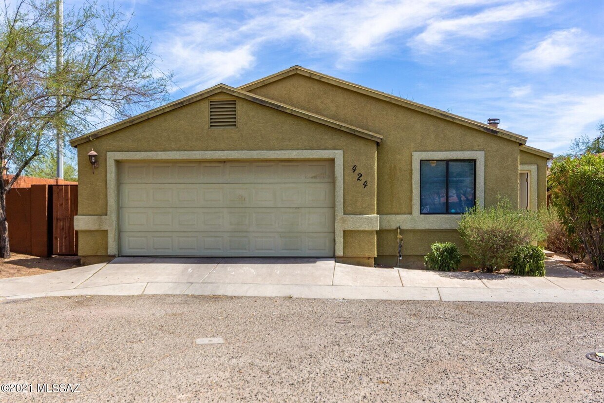 424 E Geronimo Bluff Loop, Tucson, AZ 85705 House Rental in Tucson