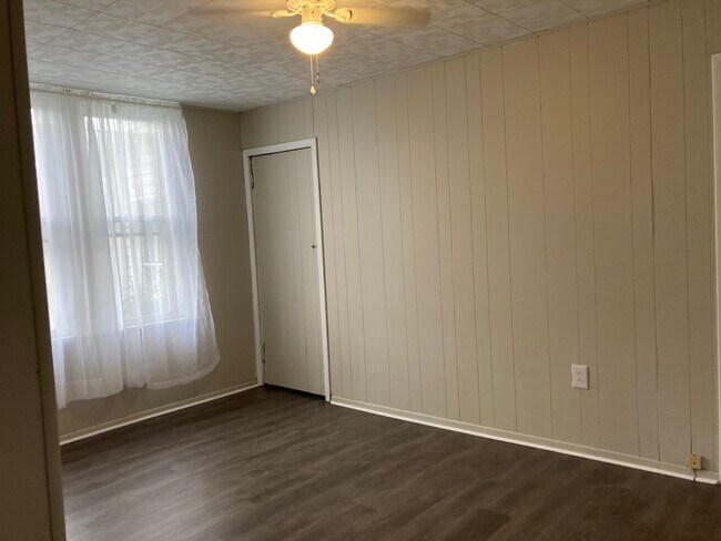 Bedroom - 104 W Miller St