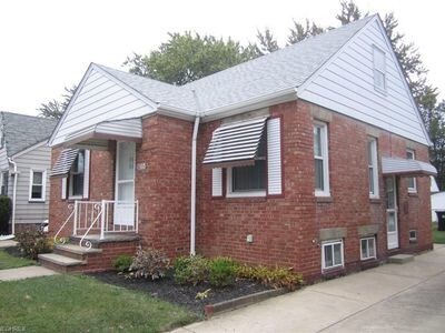 Foto del edificio - 3855 W 130th St