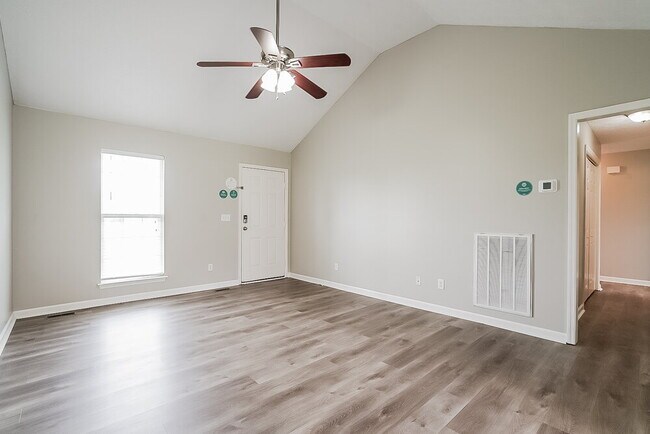 Foto del edificio - 1600 Rock Springs Midland Rd
