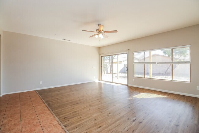 Foto del edificio - 5305 S 52nd Dr