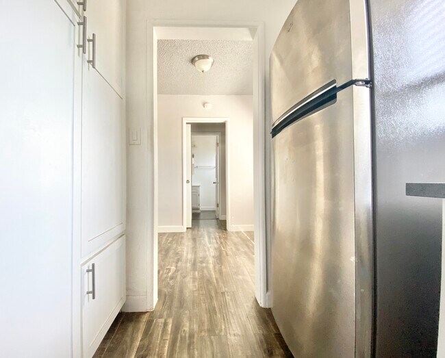 Building Photo - 295 Barthe Dr Pasadena, CA 91103