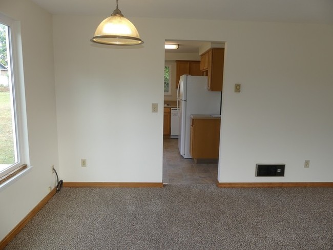 Foto del edificio - Come see this adorable Sandy Duplex!