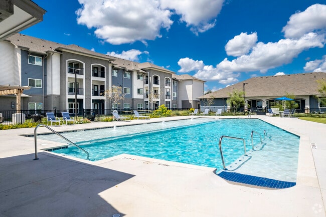 Building Photo - Ovation *Independent Senior Living*