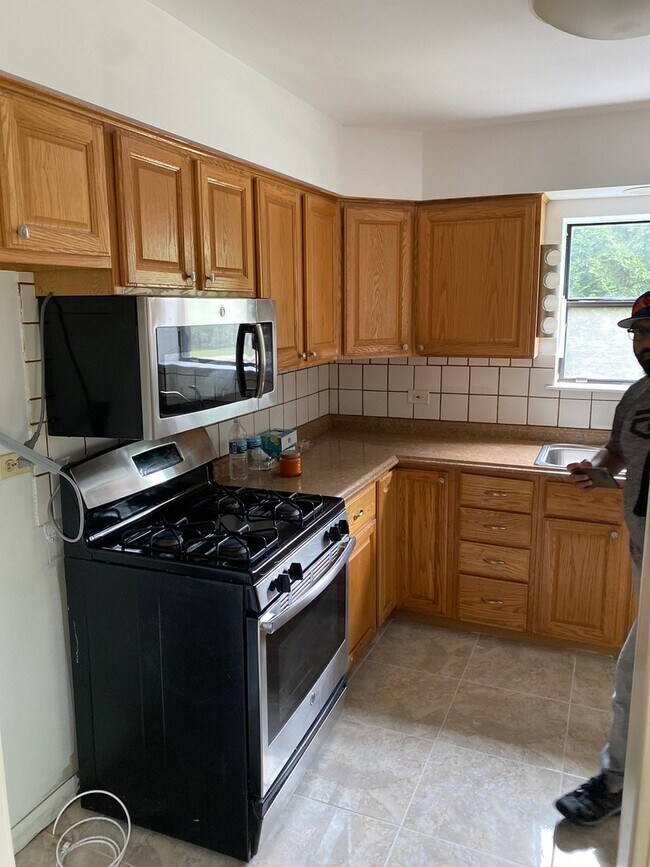 Building Photo - 5323 Newport Dr