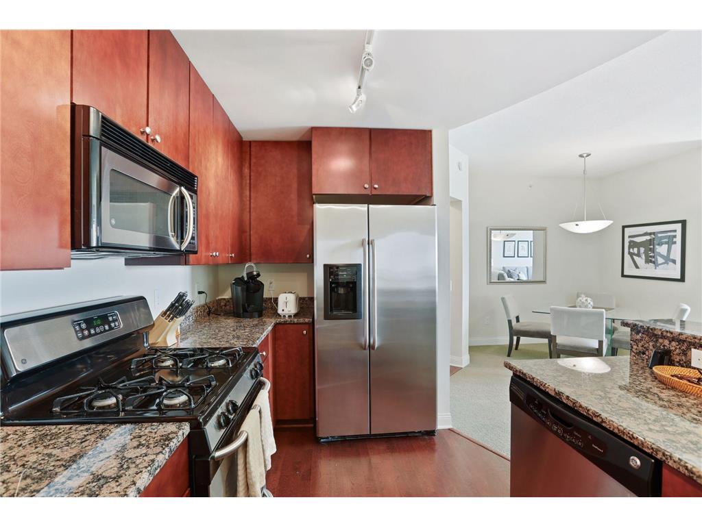 Primary Photo - 100 3rd Ave S