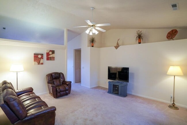 Building Photo - Ivins Single Family Home