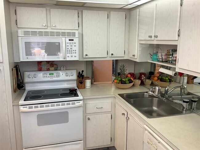 Foto del edificio - 4284 Deste Ct