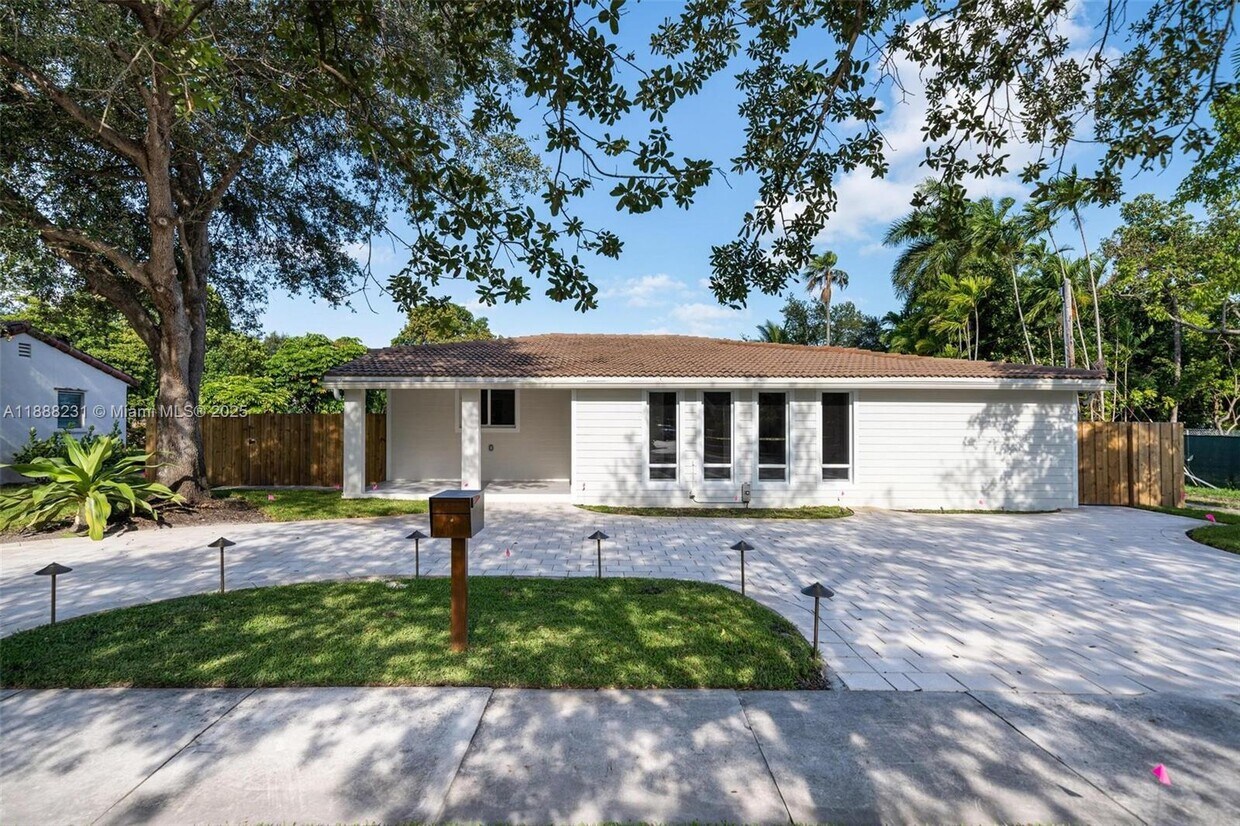 Foto principal - 234 Minola Dr