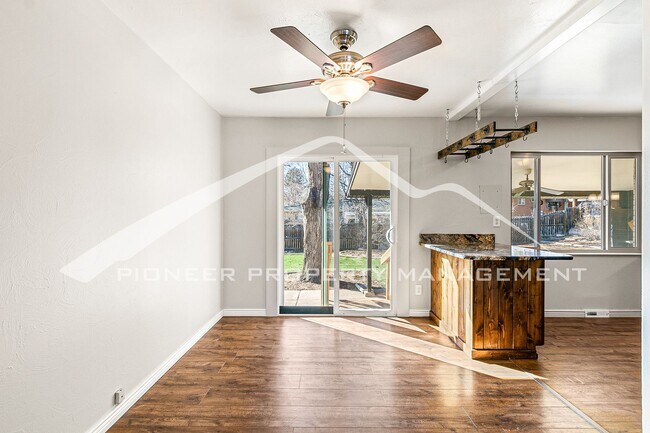 Building Photo - Spacious Home With Fenced In Back Yard!