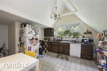 Foto del edificio - 4 br, 2 bath House - 49 Bennett St # 2J