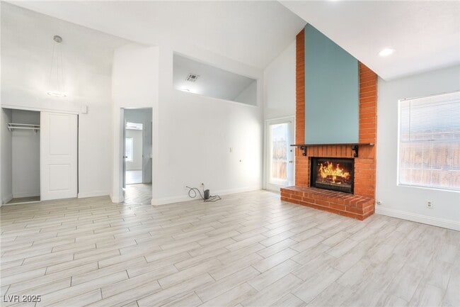 Building Photo - 3951 Steinbeck Dr