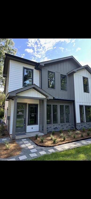 Foto principal - 226 E Bradford Rd