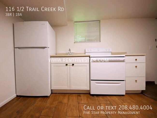 Foto del edificio - 116 1/2 Trail Creek Rd-