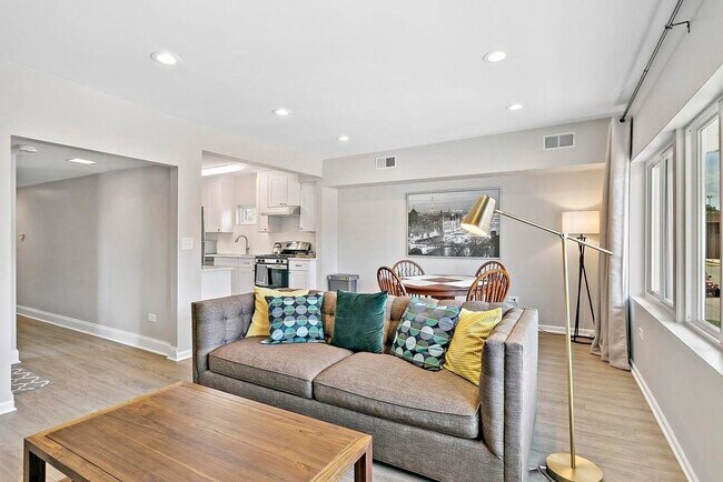 Foto del edificio - 931 W Glen Flora Ave