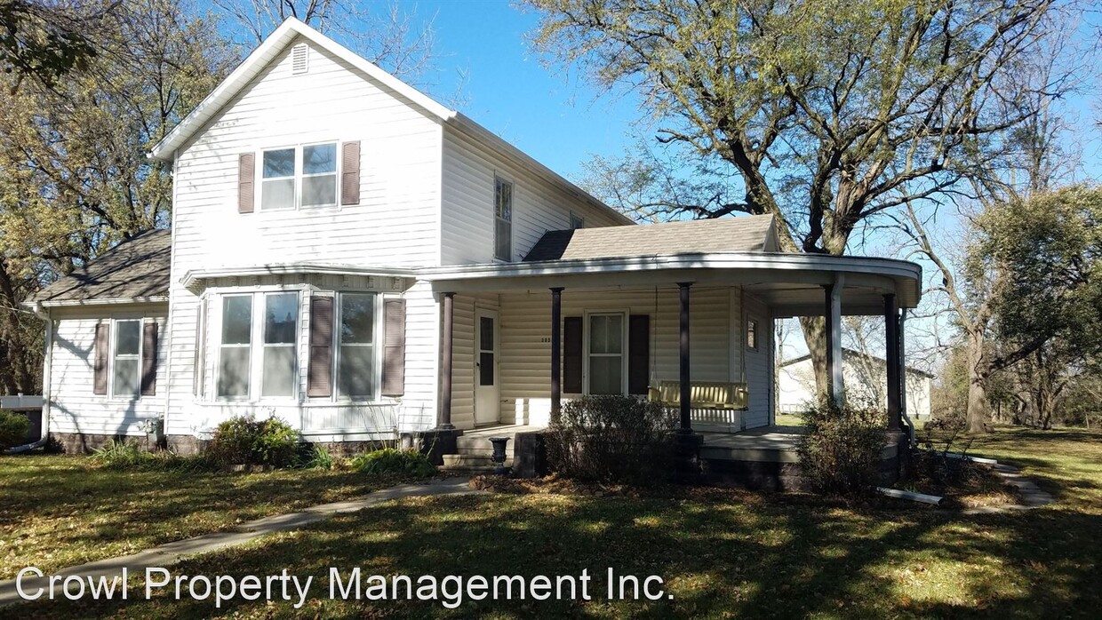 Primary Photo - 4 br, 1 bath House - 303 Waubonsie Ave