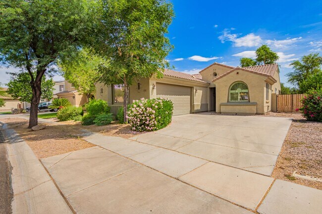 Foto del edificio - Move In ready home in Power Ranch!