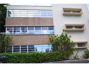 Building Photo - 9900 W Bay Harbor Dr