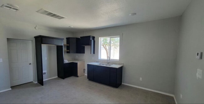 Building Photo - 231 Francis St