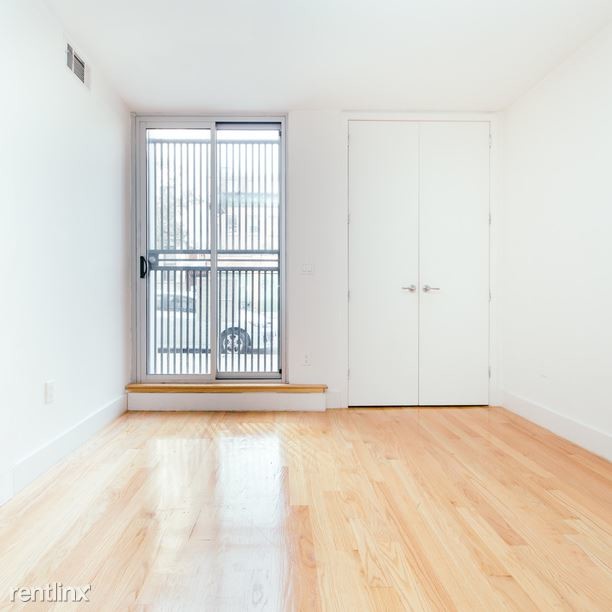 Foto del edificio - 2 br, 2 bath Apartment - 98 Clay St Apt 1B