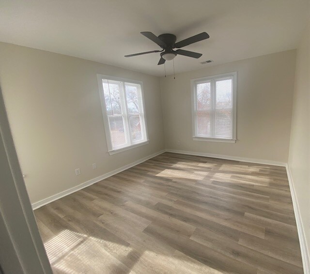 Building Photo - 404 St James St