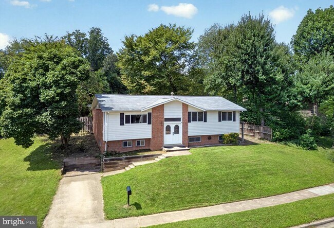 Building Photo - 8110 Springfield Village Dr