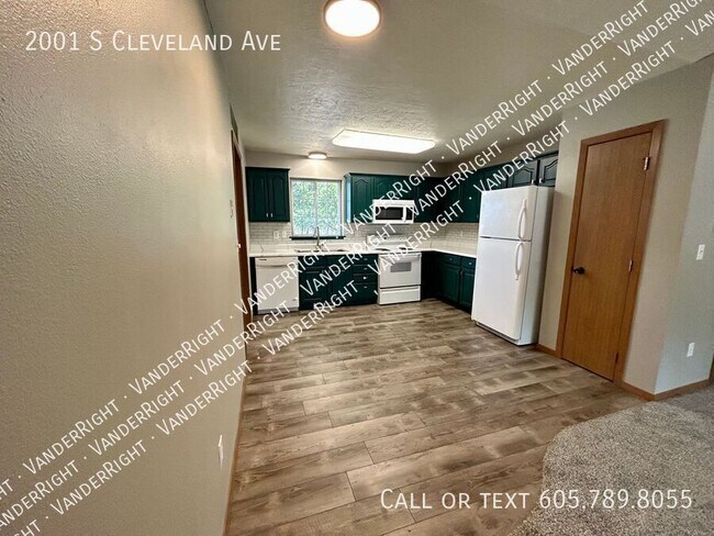 Foto del edificio - 2001 S Cleveland Ave