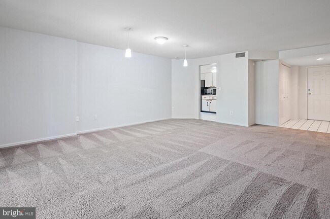 Foto del edificio - 2901 Fallstaff Rd