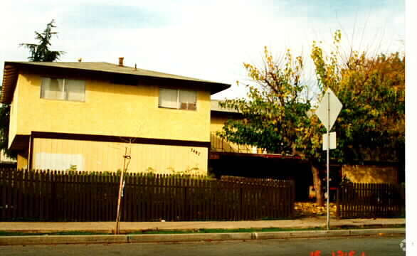 Building Photo - 7487 Rogers Ln