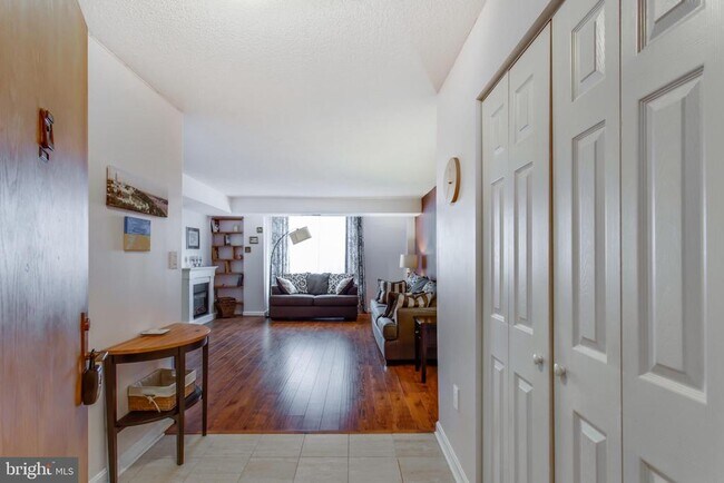 Foto del edificio - 1808 Old Meadow Rd