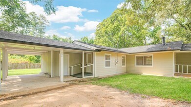 Building Photo - 804 Chickasaw Dr