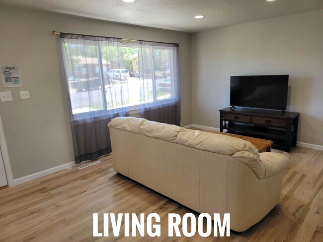 Foto del edificio - 1630 Shasta Dr