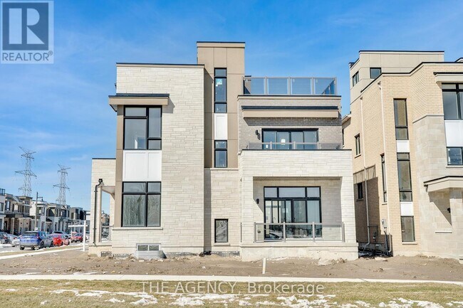 Building Photo - 3 Clipper Ln